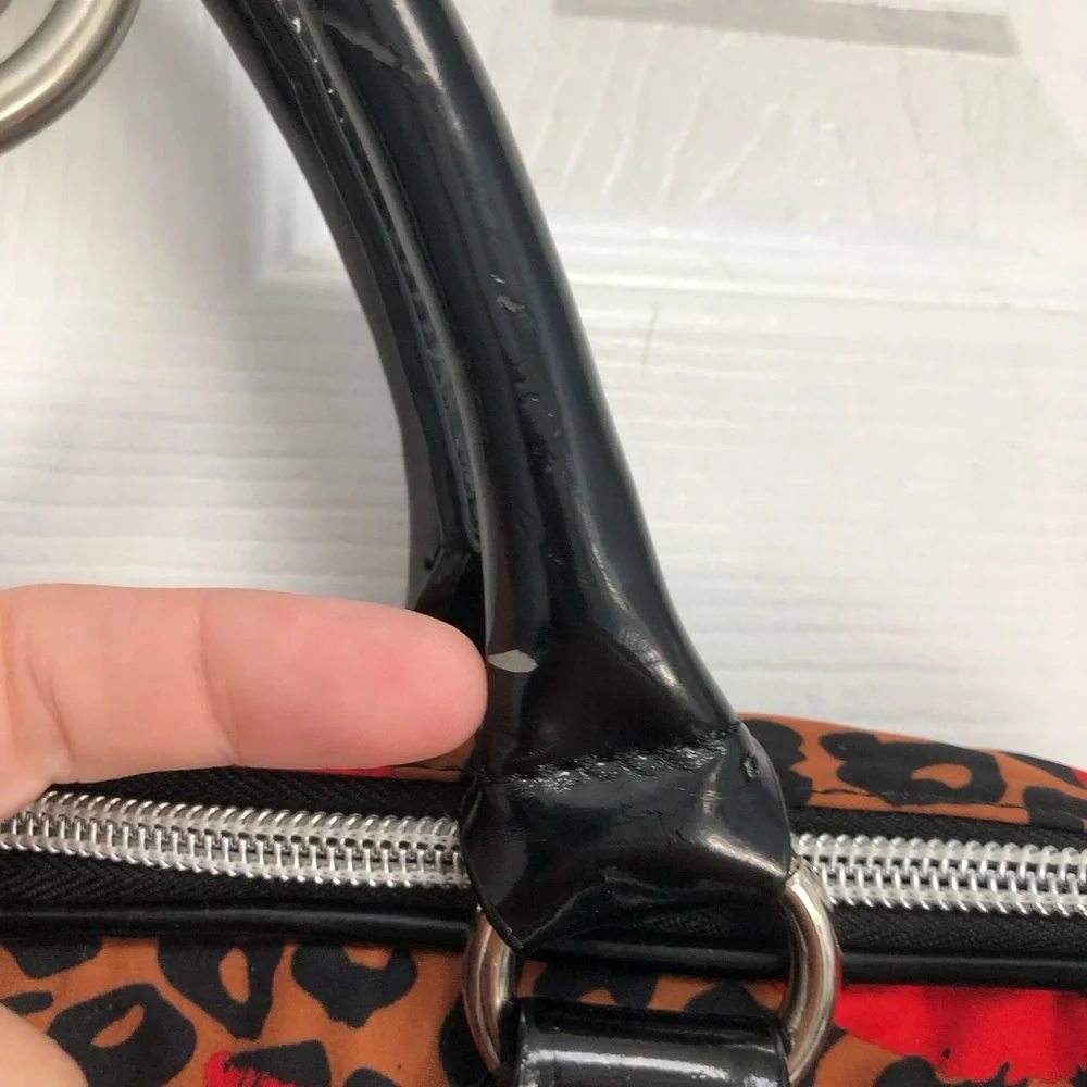 Betsey Johnson flaws multiple